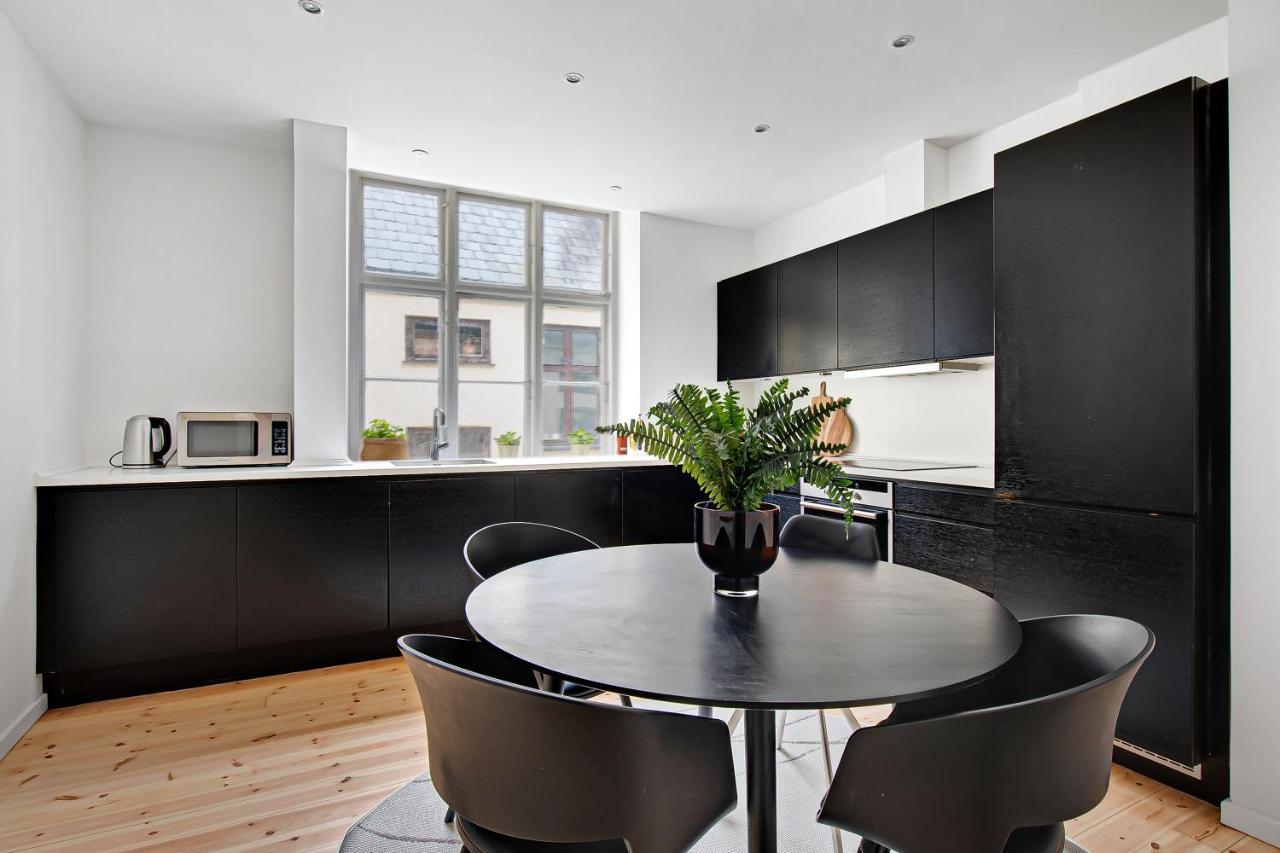 Sanders Square - Spacious Six-Bedroom Apartment Near Amalienborg Kopenhagen Buitenkant foto