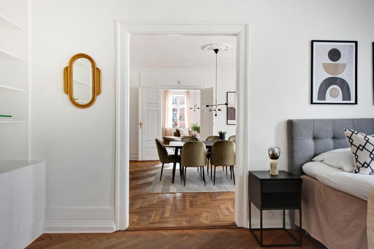 Sanders Square - Spacious Six-Bedroom Apartment Near Amalienborg Kopenhagen Buitenkant foto